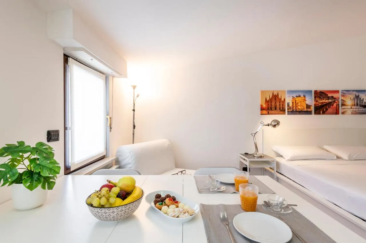 Ferrucci, 6 - Monolocale Al Settimo Cielo Apartment Milan