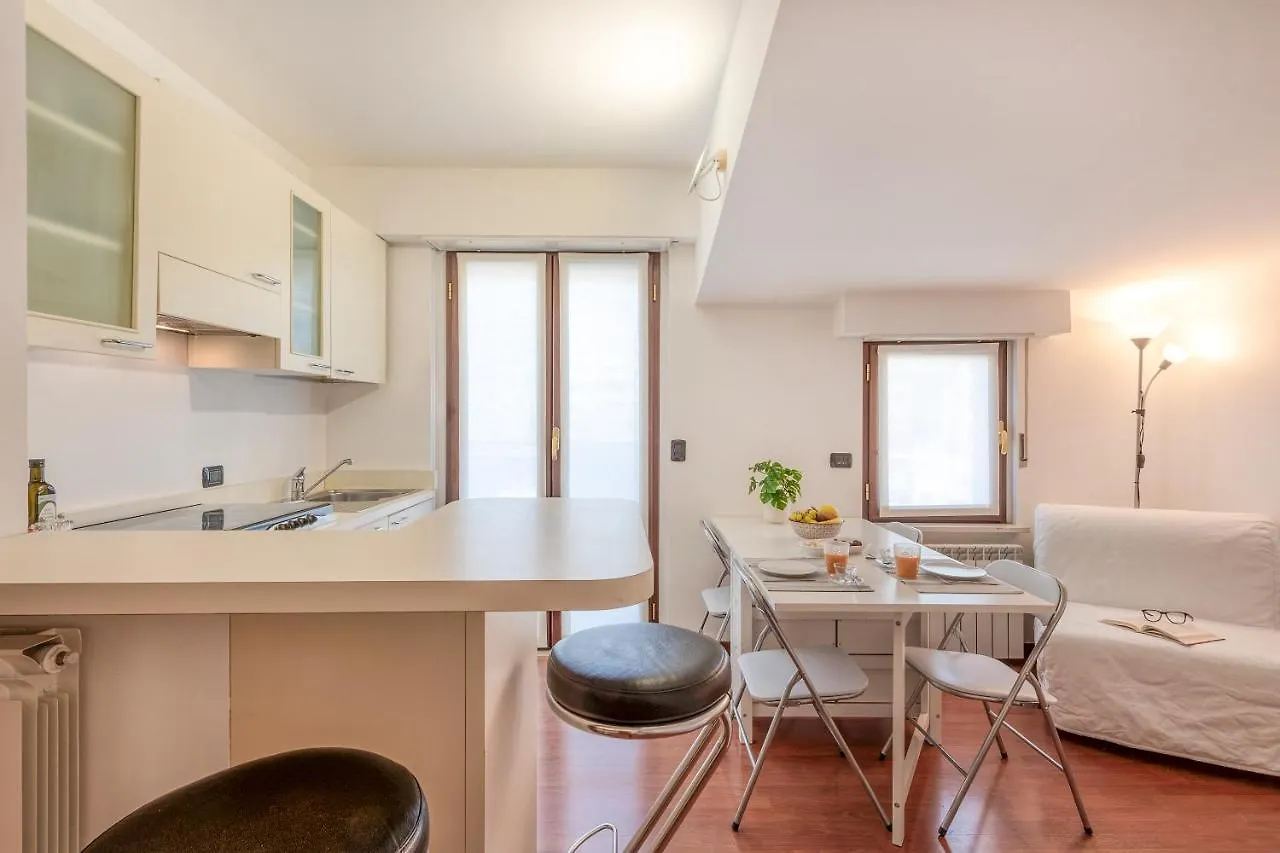 Ferrucci, 6 - Monolocale Al Settimo Cielo Apartment Milan 0*,  Italy