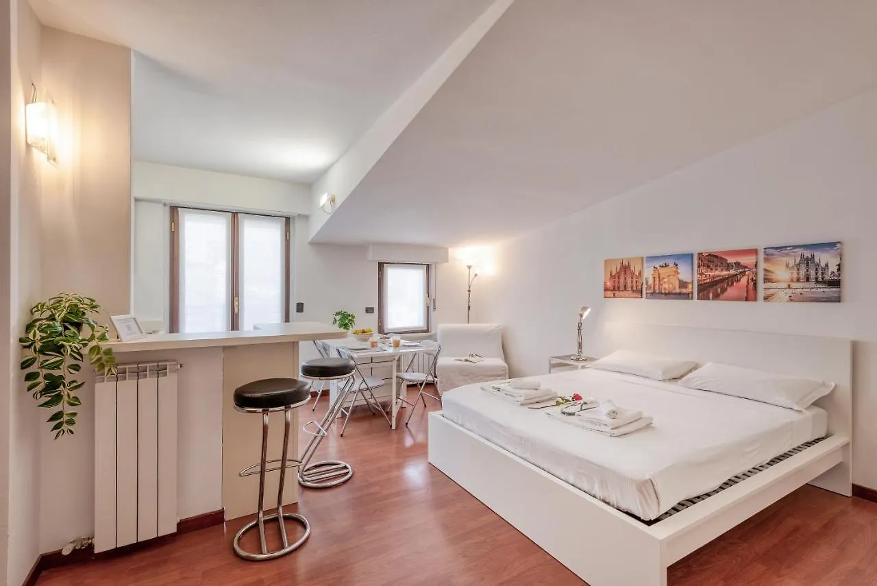 Ferrucci, 6 - Monolocale Al Settimo Cielo contacts